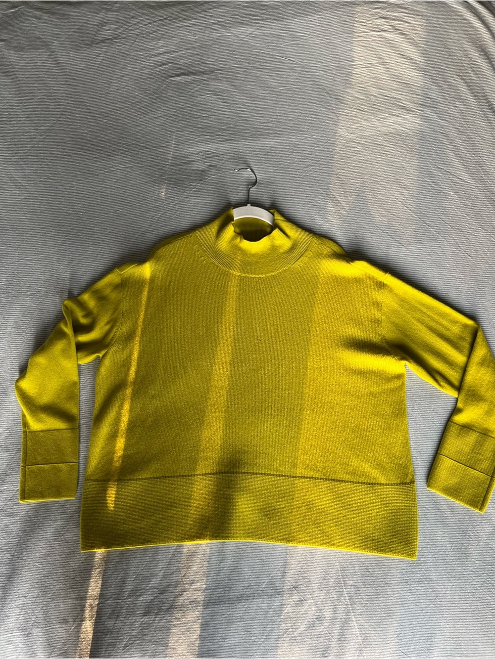 Everlane 100% cashmere chartreuse sweater - Picture 4 of 5